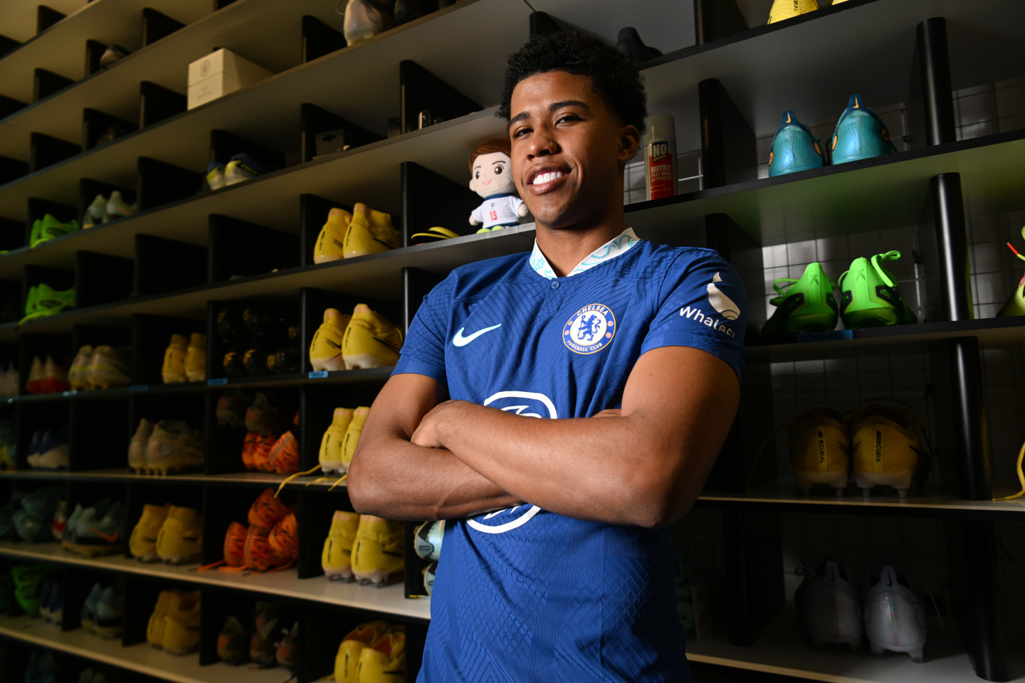 Young Brazilian midfielder Santos joins Chelsea | News | Official Site | Chelsea Football Club