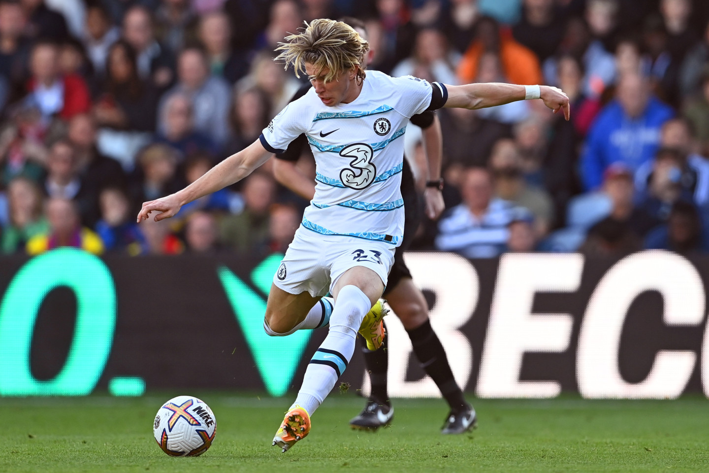 Gallagher edges Goal of the Month poll | News | Official Site | Chelsea Football Club