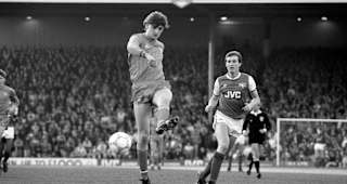 Monday 1985/86 : Colin Pates in action during the Division 1 match between Arsenal and Chelsea at Highbury on April 29, 1986