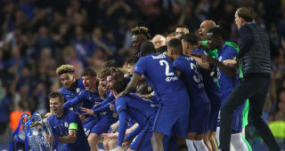 Cesar Azpilicueta lifts the Champions League Trophy following their team's victory in the UEFA Champions League Final between Manchester City and Chelsea FC at Estadio do Dragao on May 29, 2021 in Porto, Portugal. 