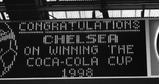 WEMBLEY, 29TH MARCH 1998 : Chelsea 2 v Middlesbrough 0. Coca-Cola Football League Cup Final. Chelsea win the cup. 