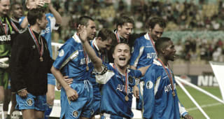MONACO - AUGUST 28, 1998: Dennis Wise celebrates after the UEFA Super Cup Final between Real Madrid and Chelsea at the Stade Louis II, Monaco. Chelsea won 1-0. 