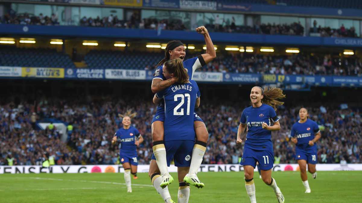 https://img.chelseafc.com/image/upload/f_auto%2Cc_fill%2Cg_auto%2Cw_1200%2Car_16%3A9%2Cq_90/The%205th%20Stand%20app%20editorial/Women%27s%20team/Spurs%20pics/Big%20Fish%20celebrates.jpg