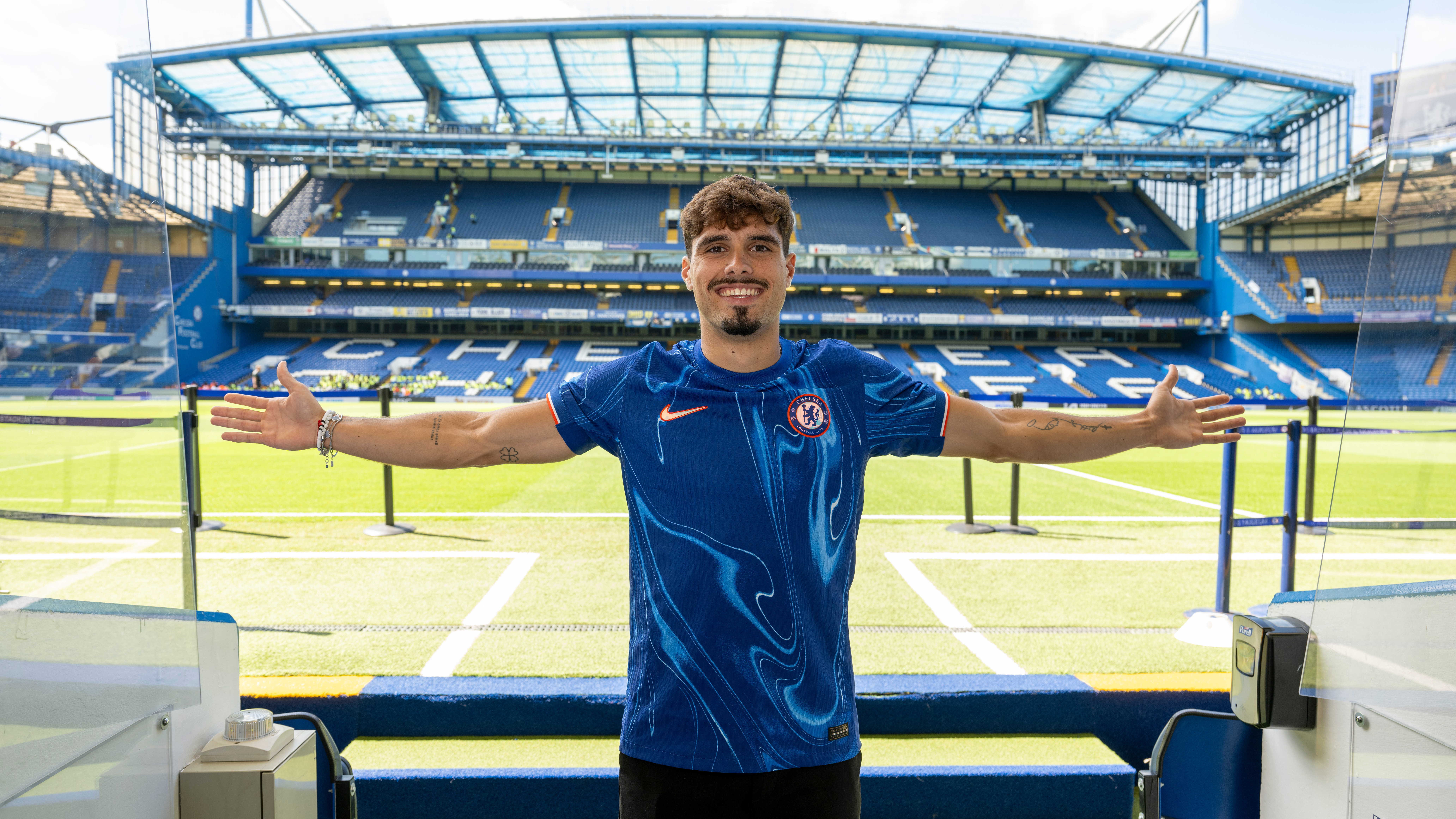 Chelsea fc ネト選手　7番 Pedro Neto is a Blue! 🔵 | Video | Official Site | Chelsea