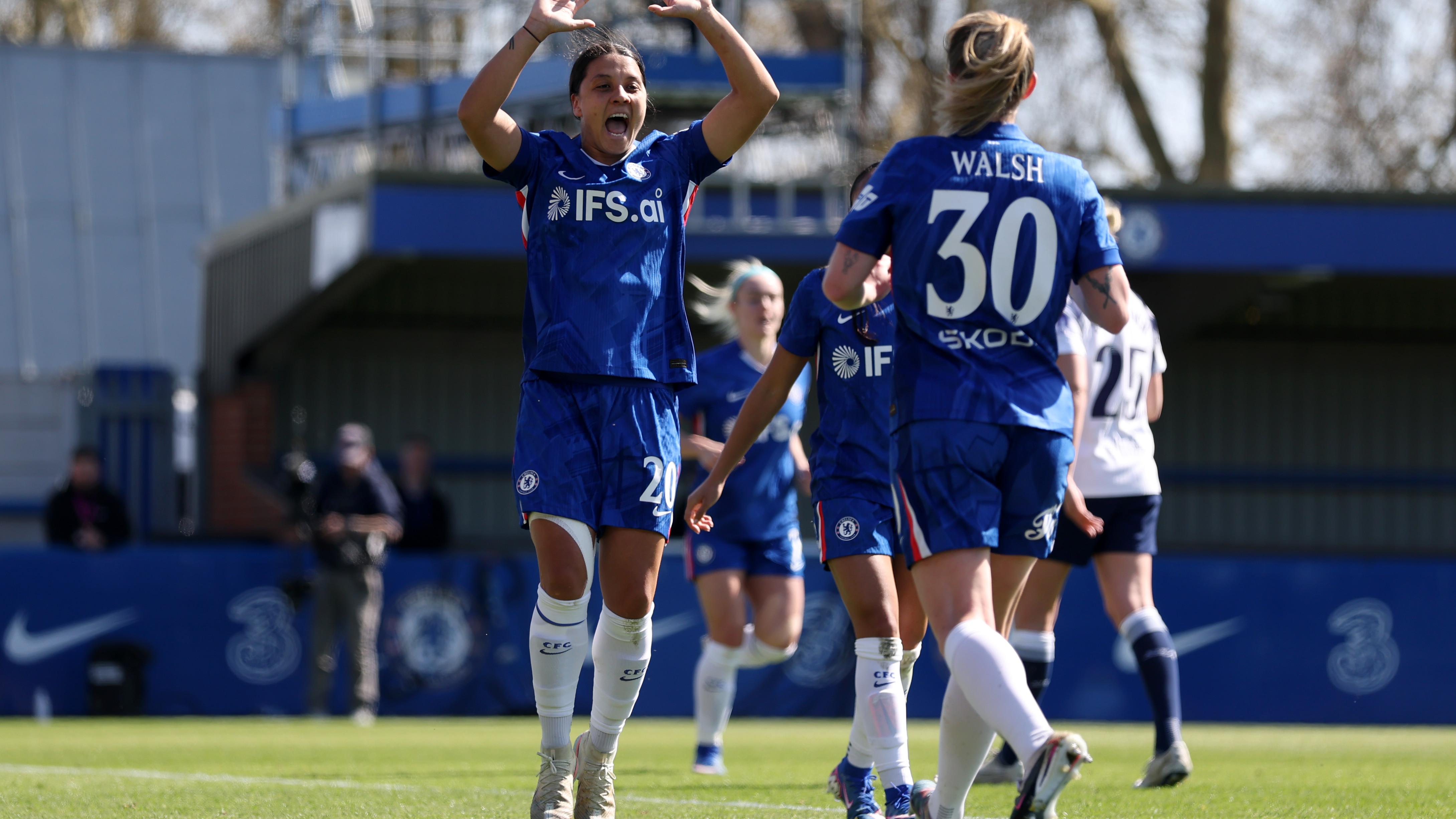 Kerr puts the Blues ahead 朗 | Video | Official Site | Chelsea Football Club