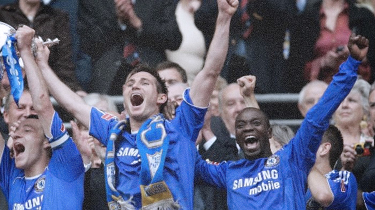 Chelsea fa cup shorts mens sale