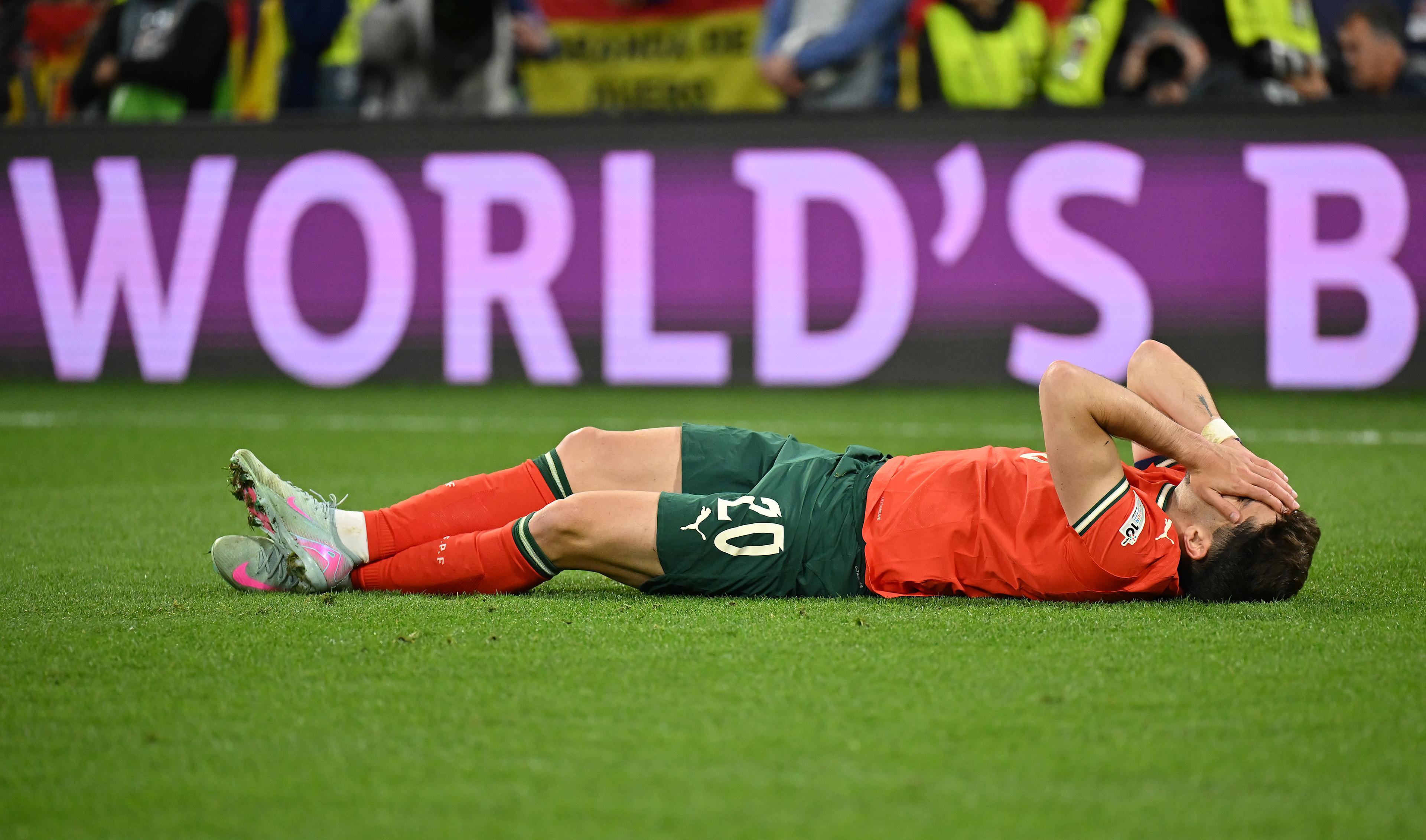 Pedro Neto celebrates Portugal's 2025 Nations League final victory