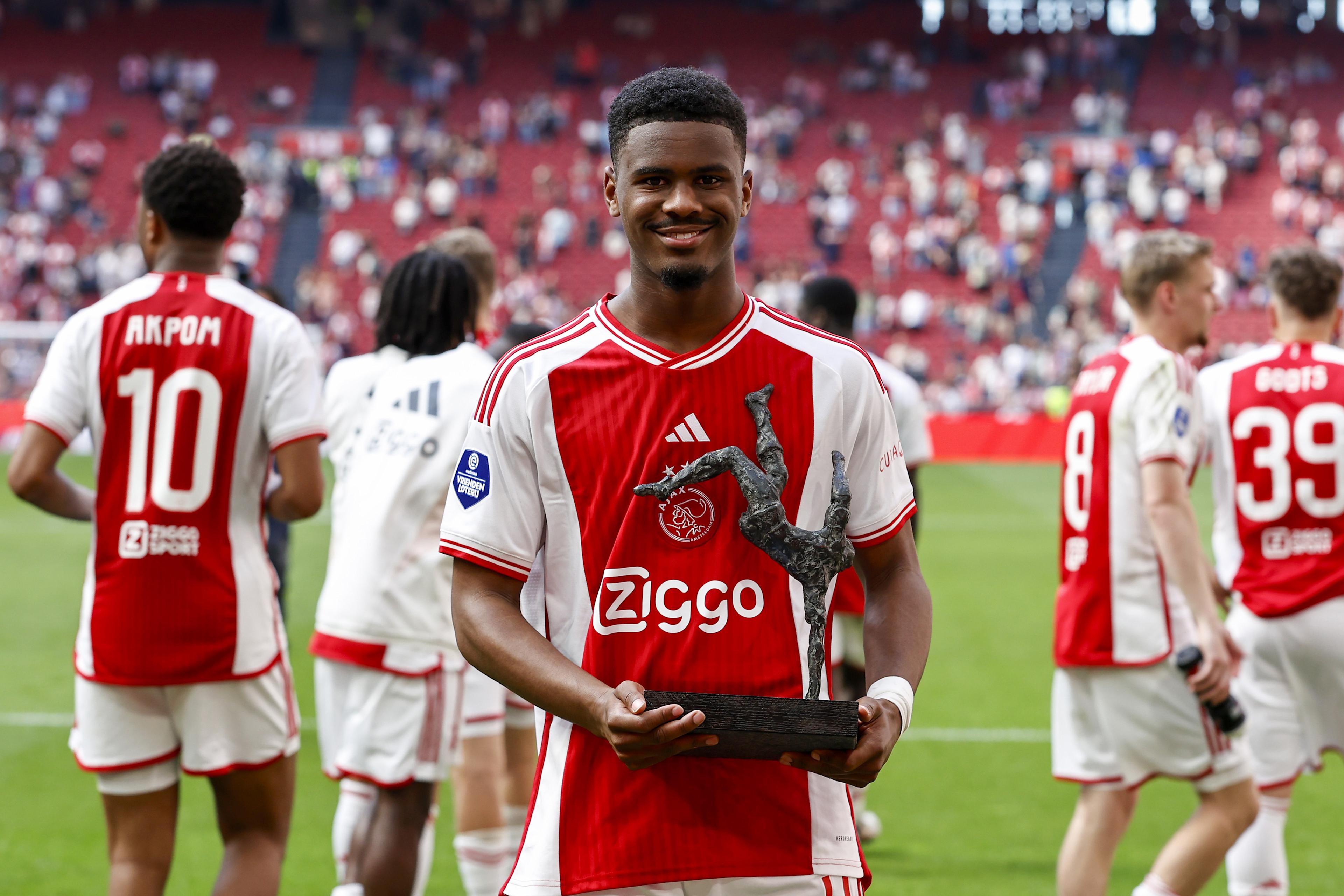 Jorrel Hato receives Ajax's Marco van Basten Talent of the Year trophy