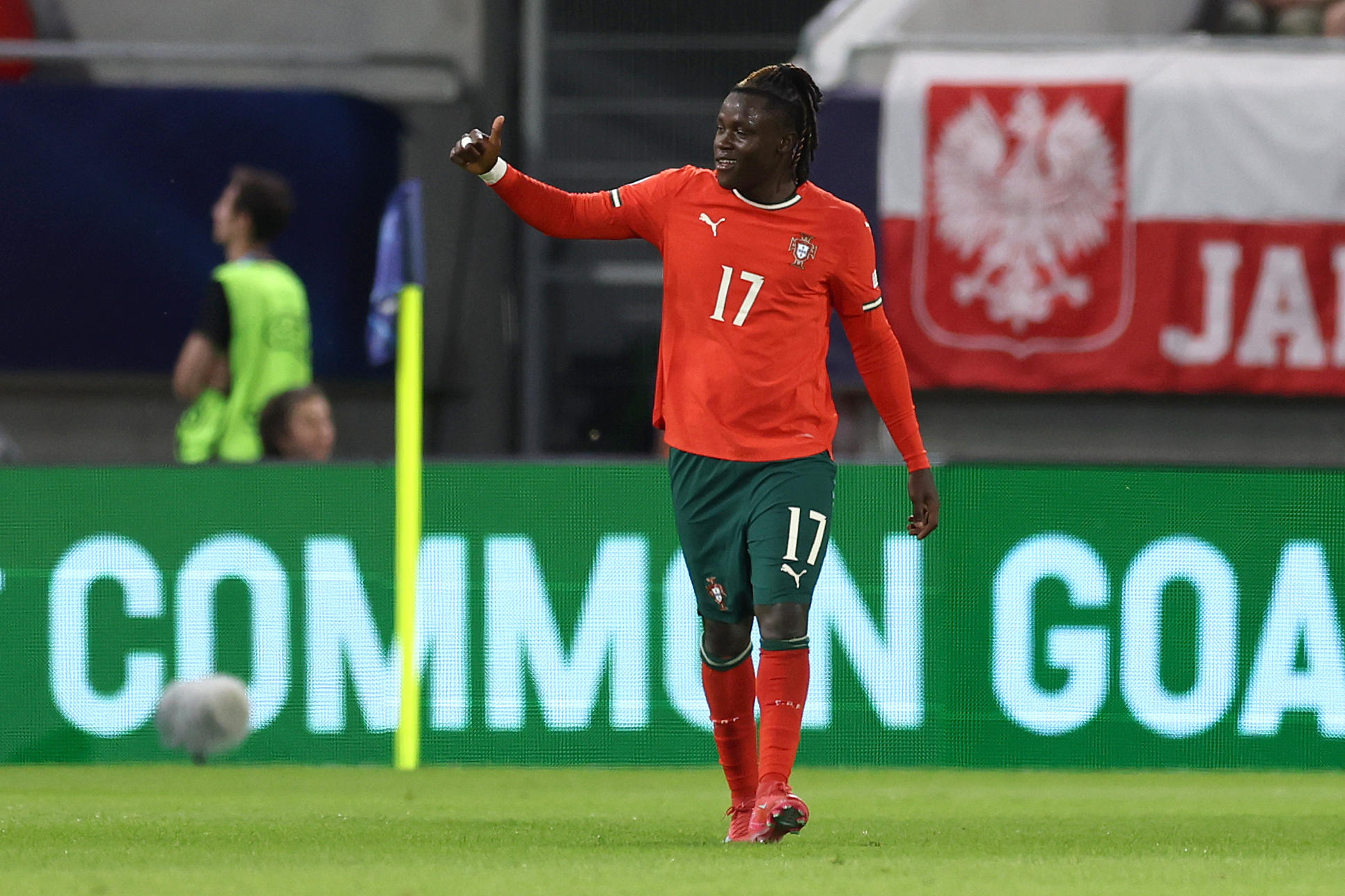 Geovany Quenda celebrates a goal in Sporting CP colours
