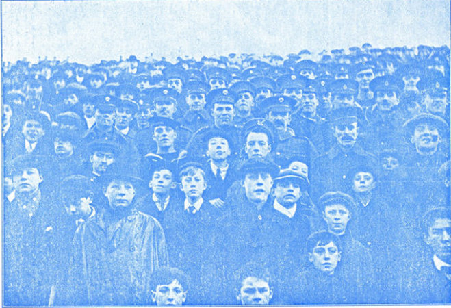 ww1 crowd