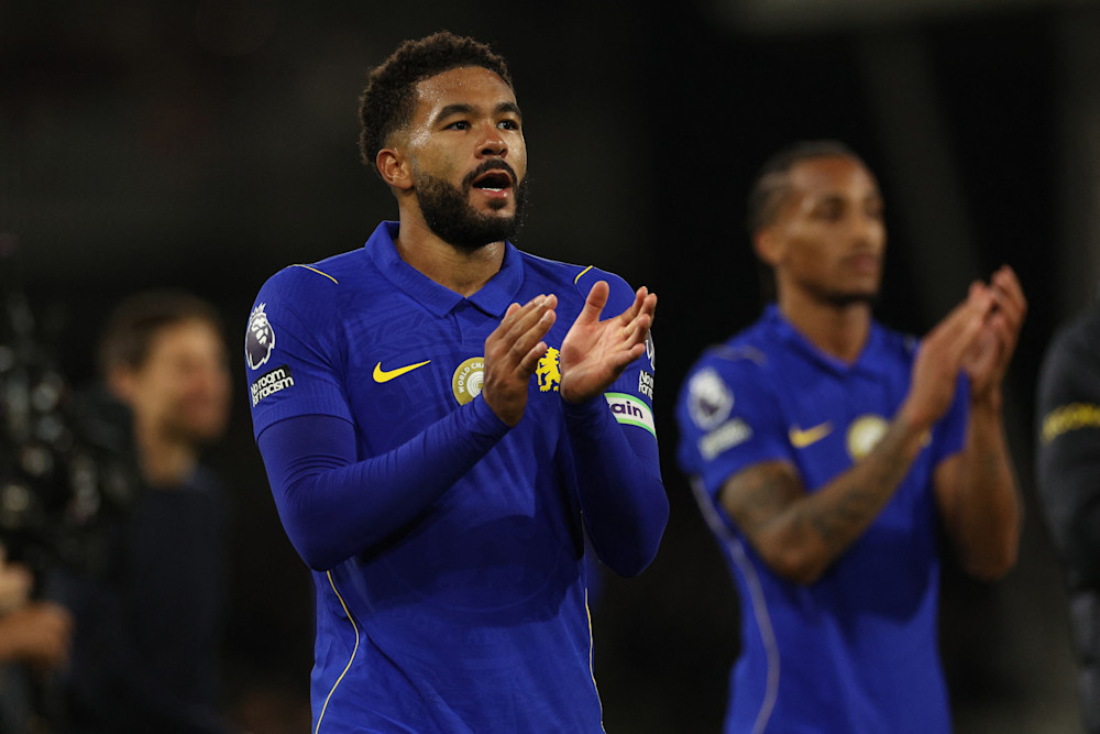 Reece_James_Chelsea_supporters_Fulham.jp