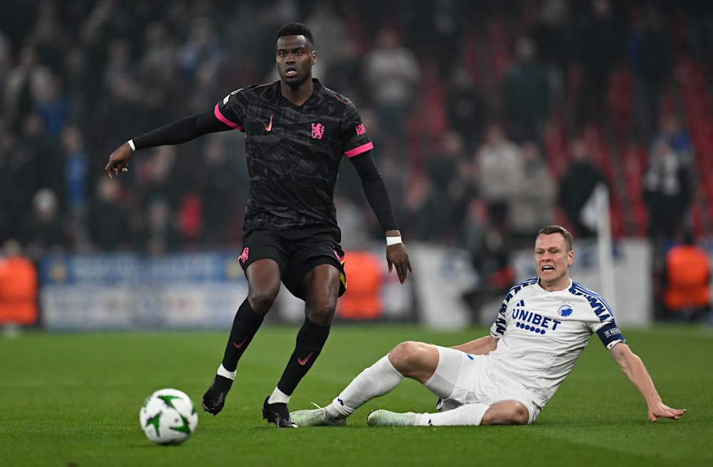 Badiashile w trakcie meczu przeciwko Kopenhadze, zdjęcie Chelsea FC