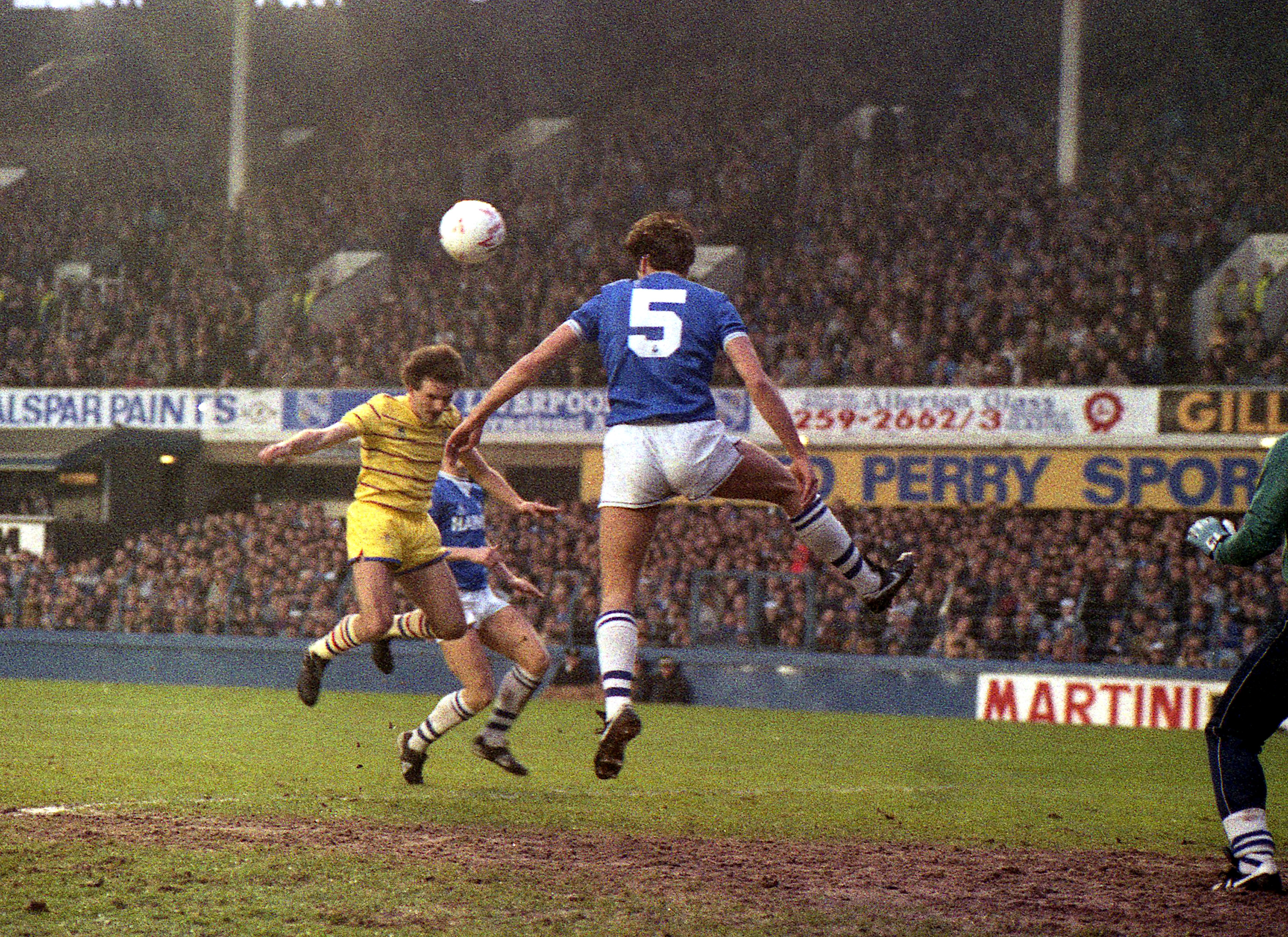 Chelsea in action at Goodison Park back in 1994