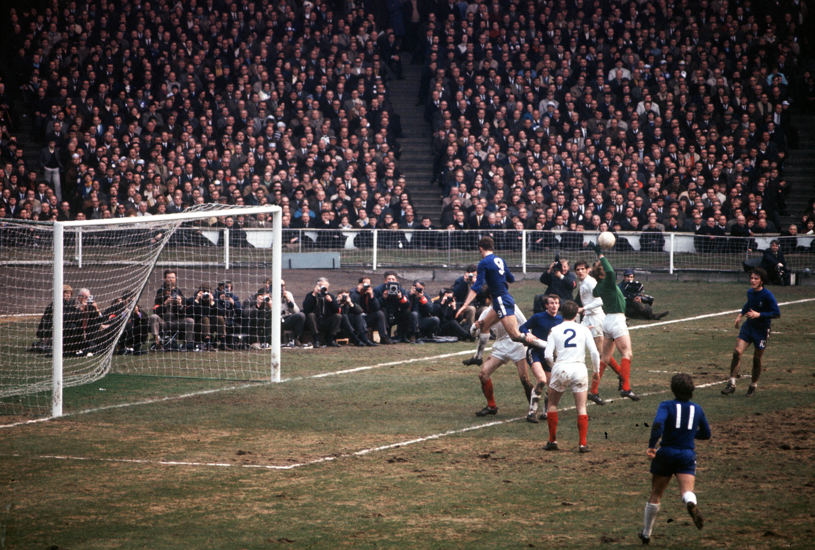 Osgood (No.9) rising high at Wembley in the 1970 FA Cup final