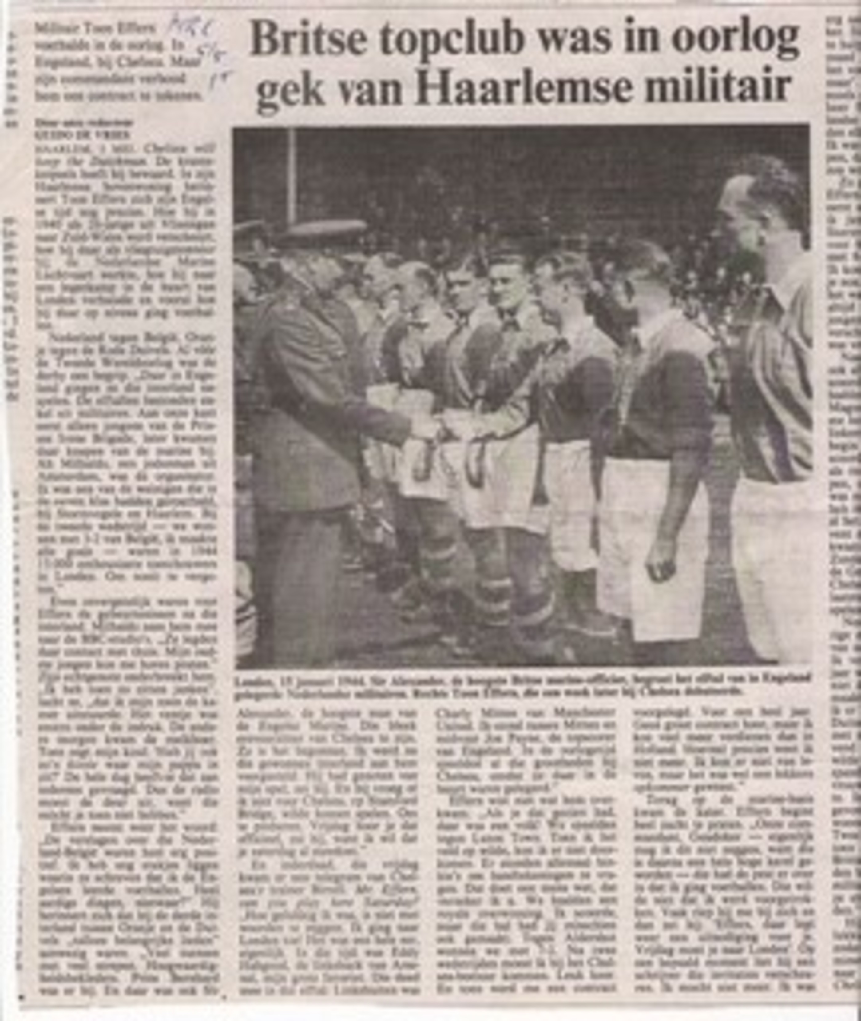 Dutch newspaper report on how Tony Effern's exploits in England meant a 'British top club was crazy about Haarlem soldier during the war'