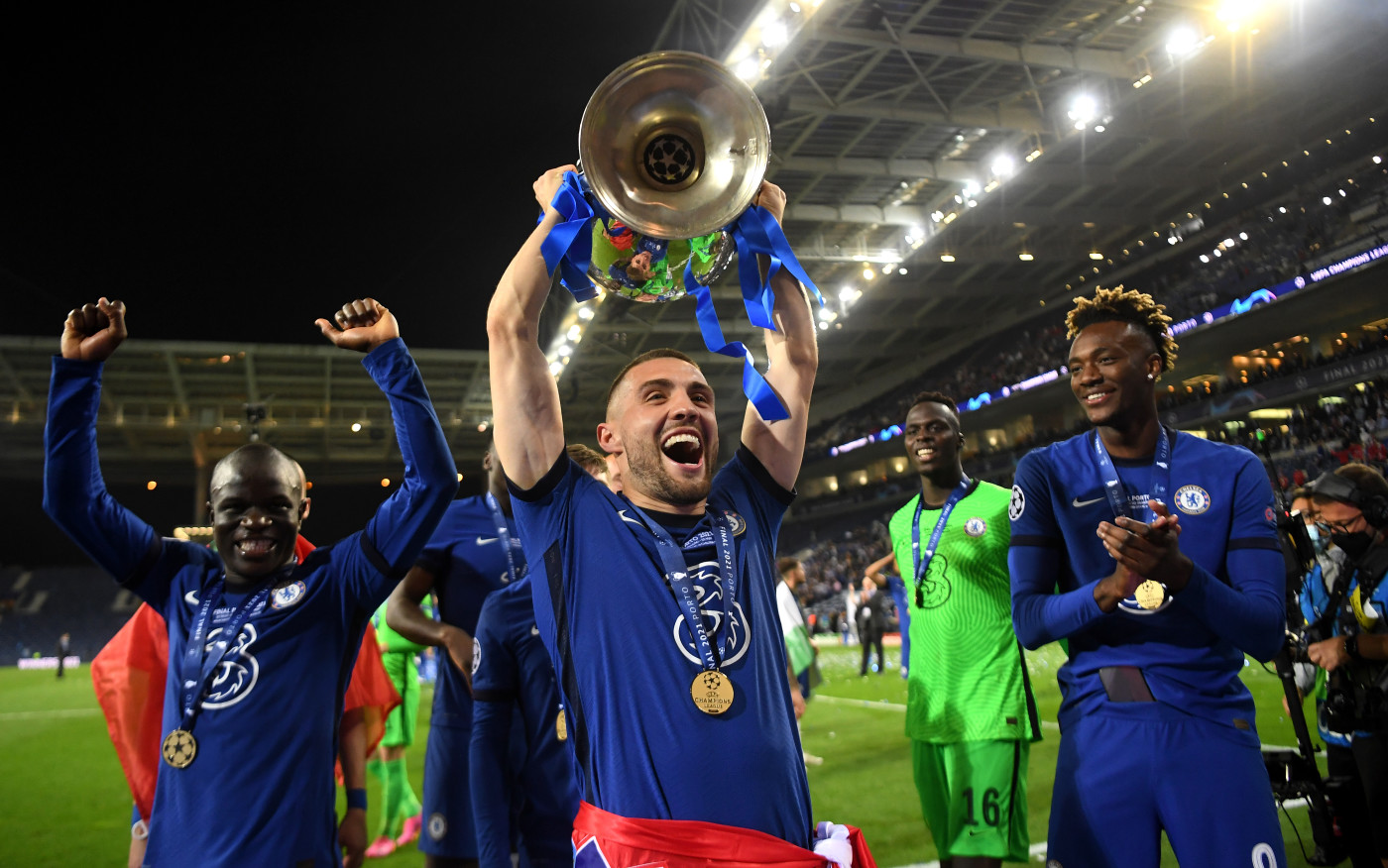 Kovacic with the 2020/21 UEFA Champions League trophy