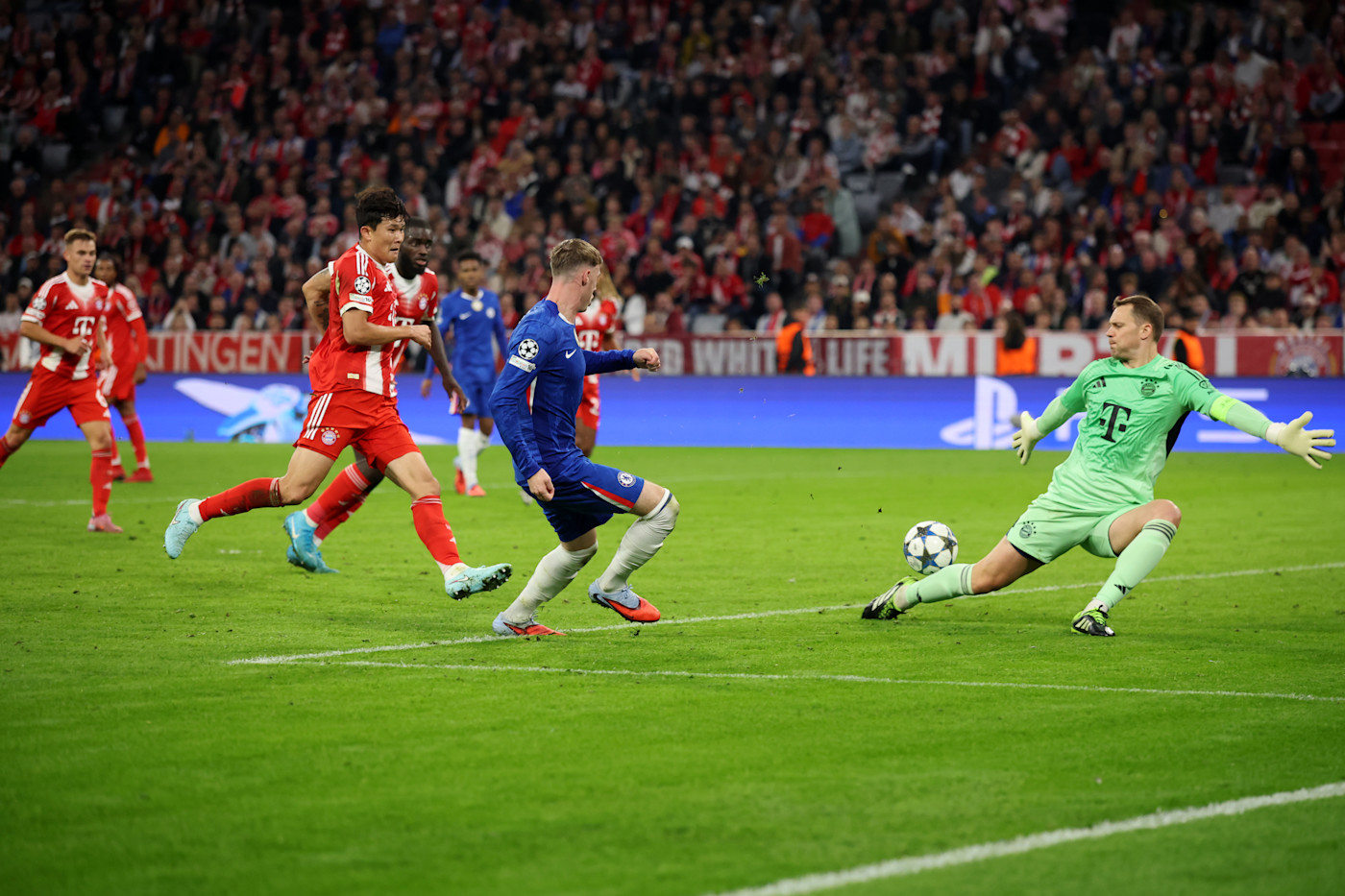 Cole Palmer saat memperkecil ketinggalan dari Bayern Munich