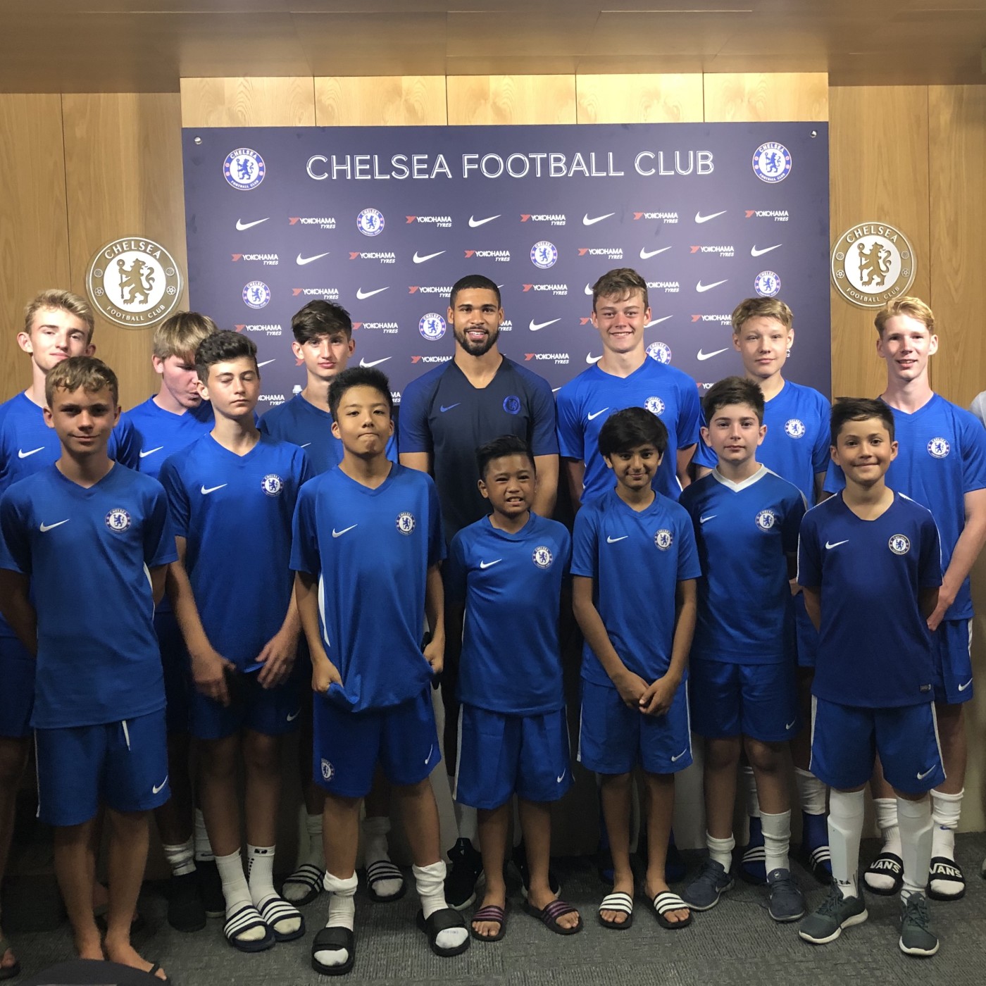 Ruben Loftus Cheek Surprises Singapore Youngsters News