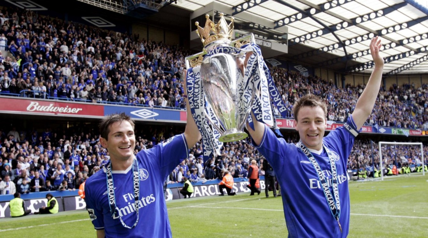 lampard-terry-2005-trophy-champions.jpg