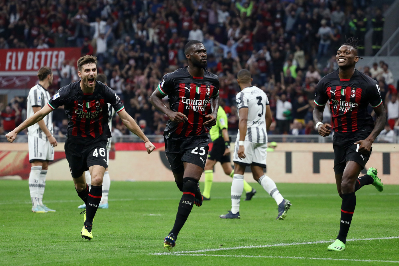 AC Milan team line up before the Women Serie A match between AC Milan  News Photo - Getty Images