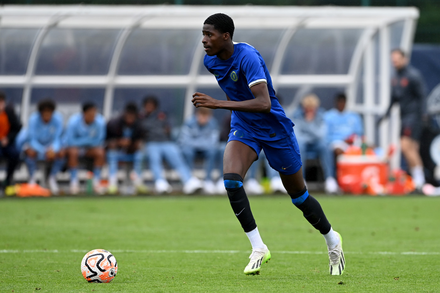 Biz mushuk ichida bir olomon ichida cum