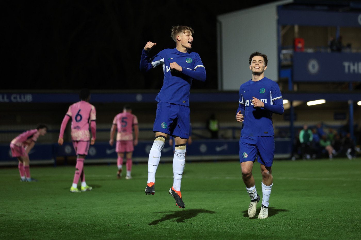 PL2 live stream preview Looking for a complete performance News