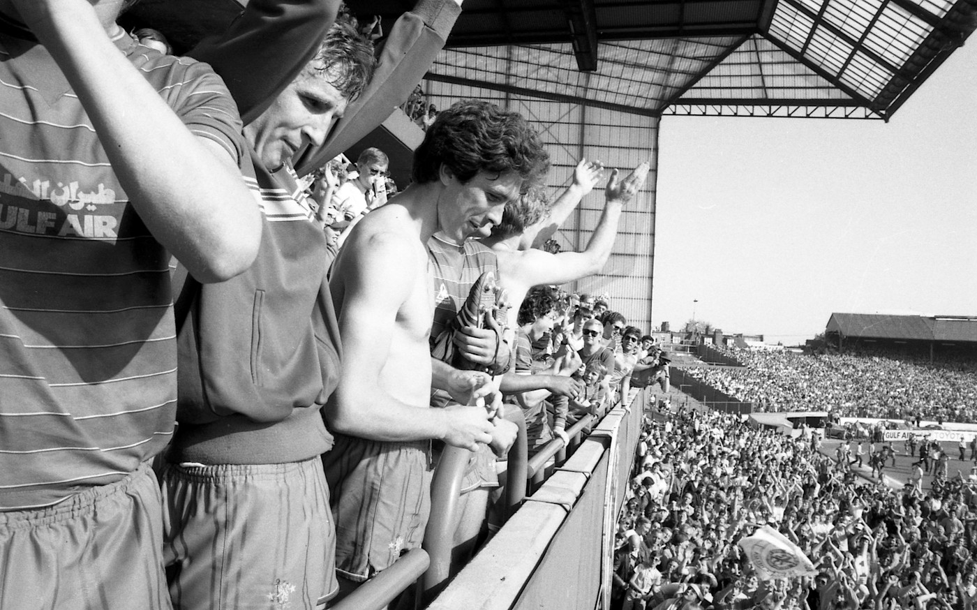 Jones celebrates after Chelsea clinch promotion back to the first division in 1984