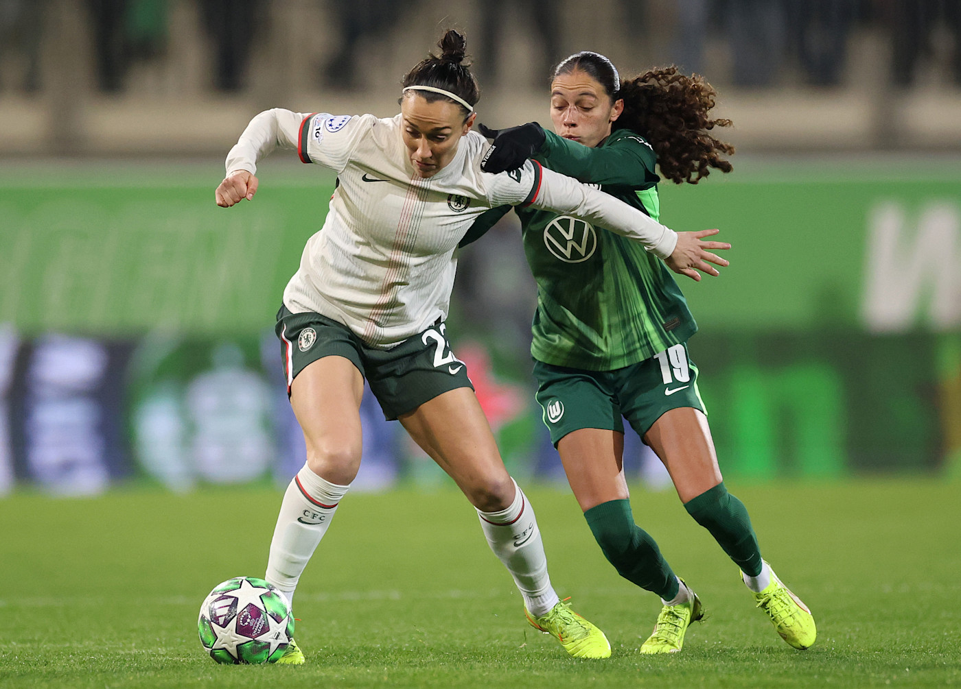 Lucy_Bronze_Wolfsburg_Dec_25.jpg