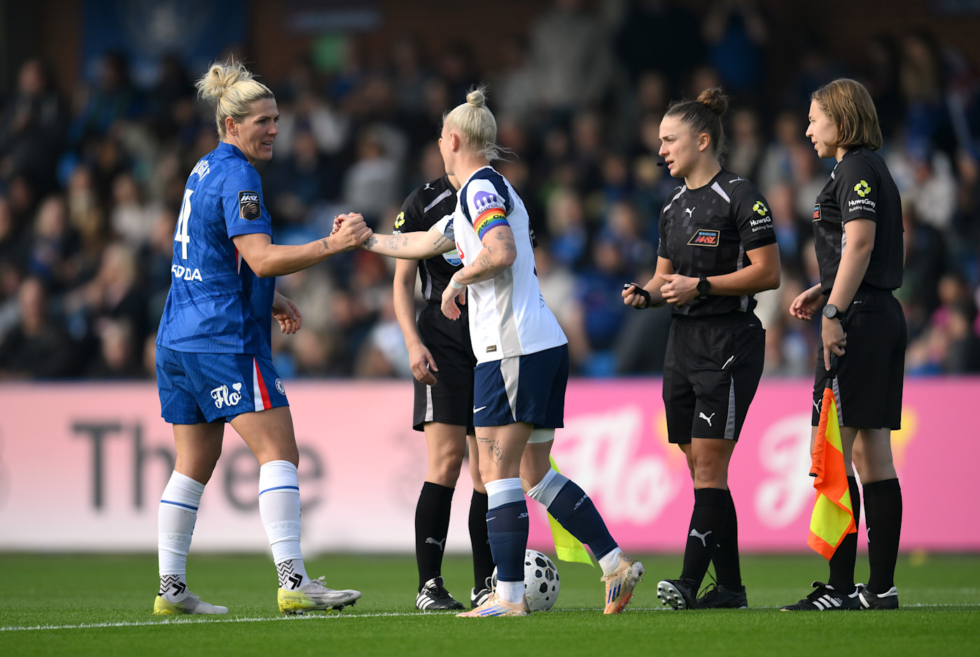 布莱特在对阵热刺的比赛中第 300 次在切尔西出场