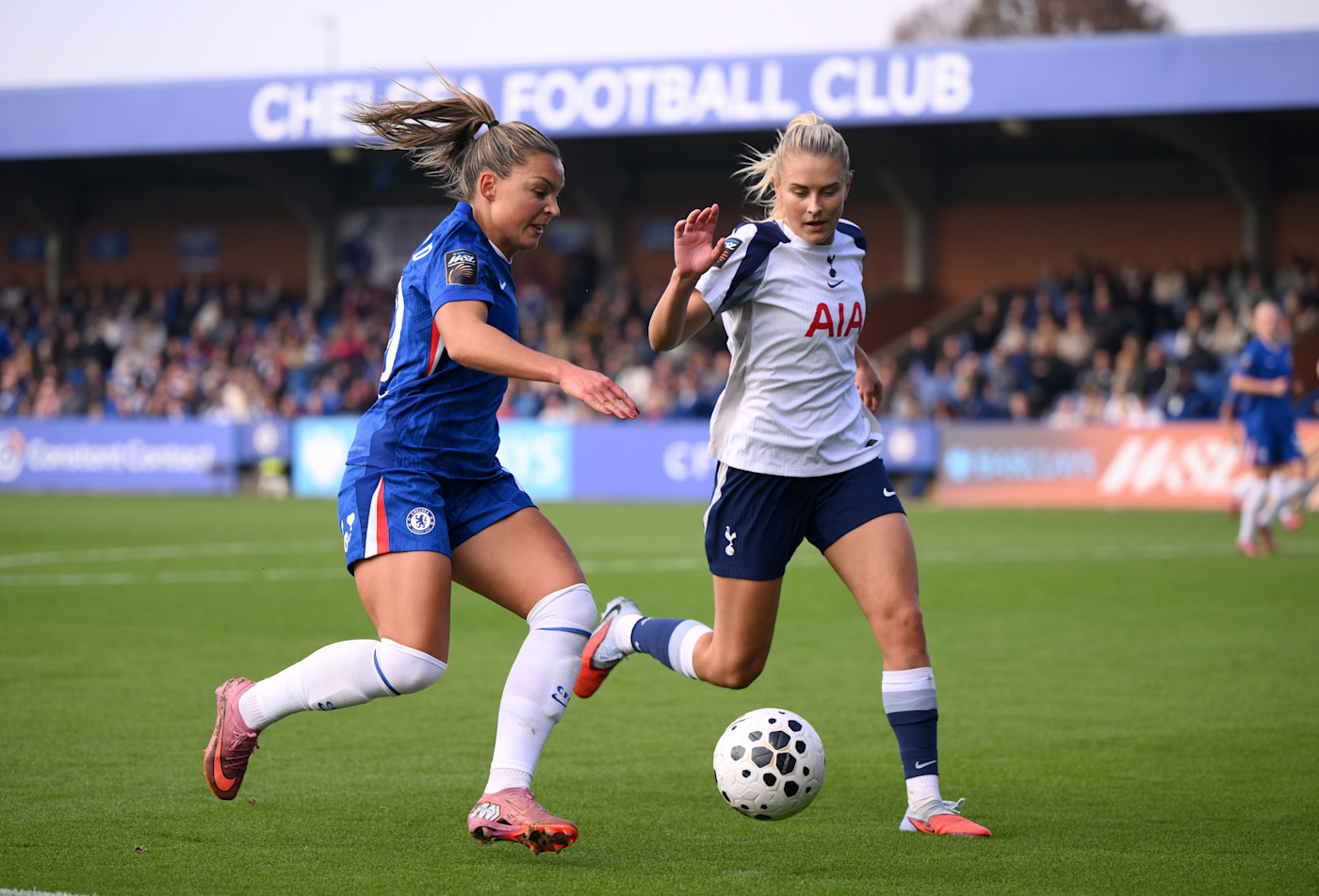 里廷·卡内里德在上半场补时阶段为卡普坦创造了一个绝佳机会