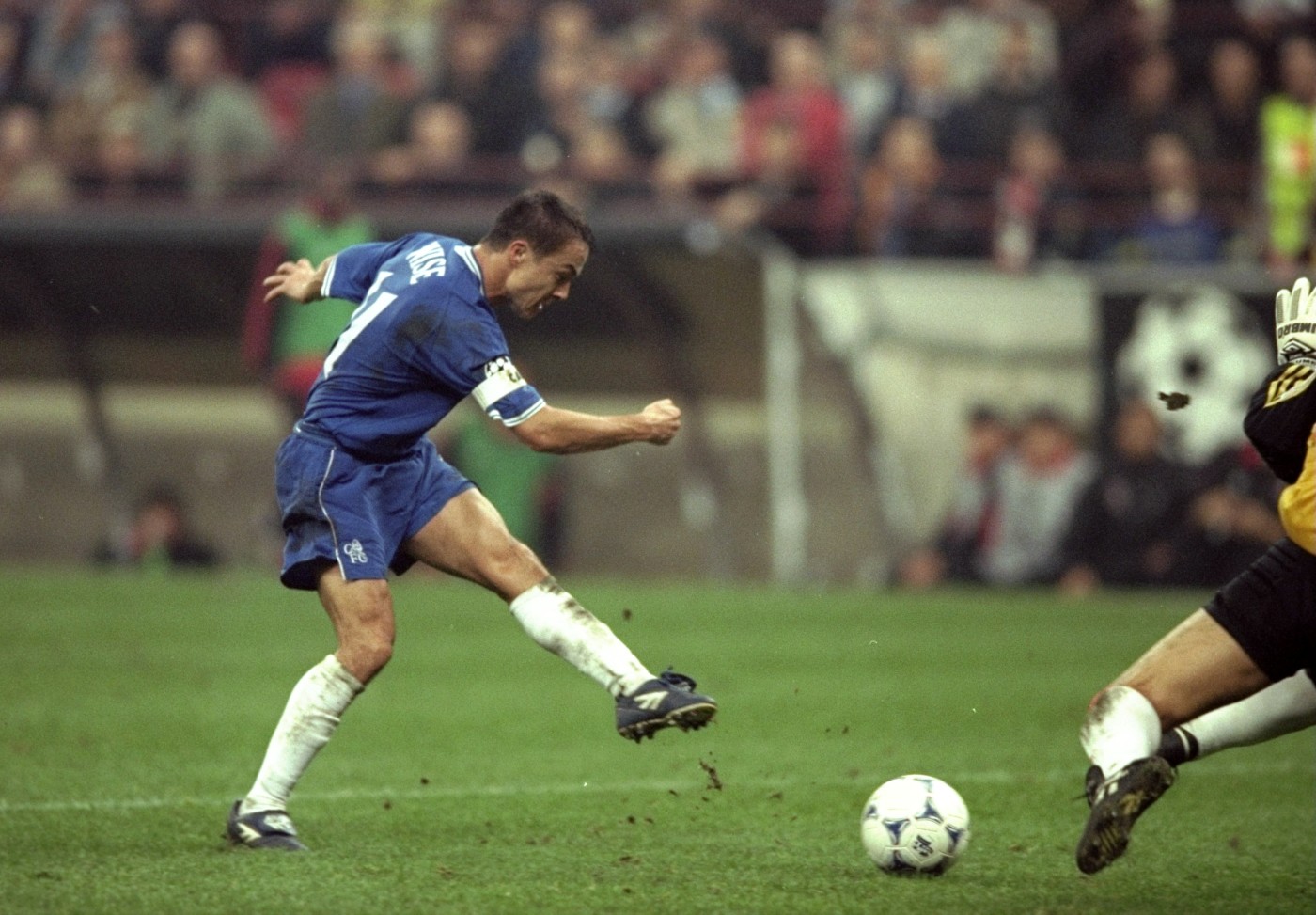 An iconic Dennis Wise moment in Italy
