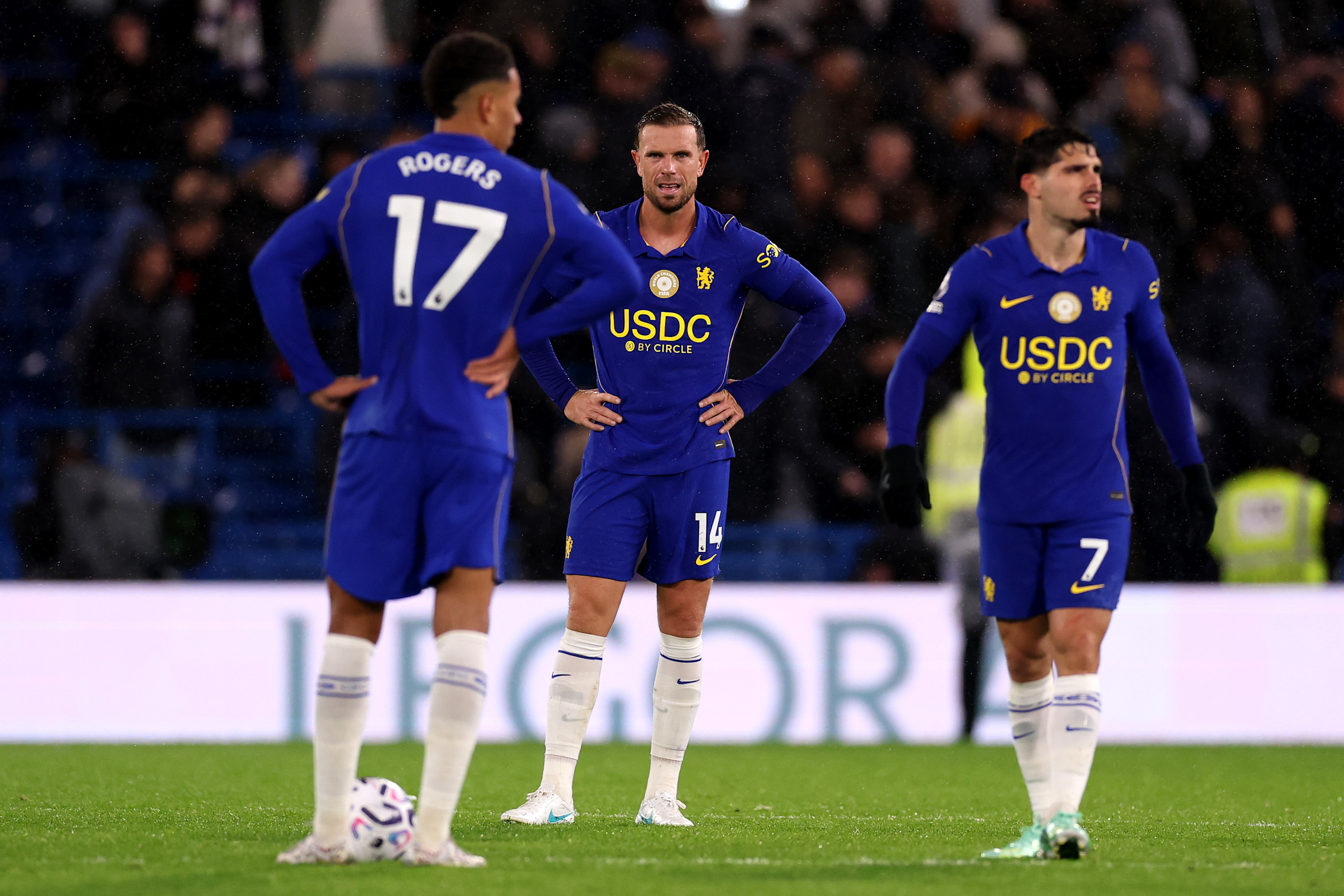 Chelsea masih butuh bek baru