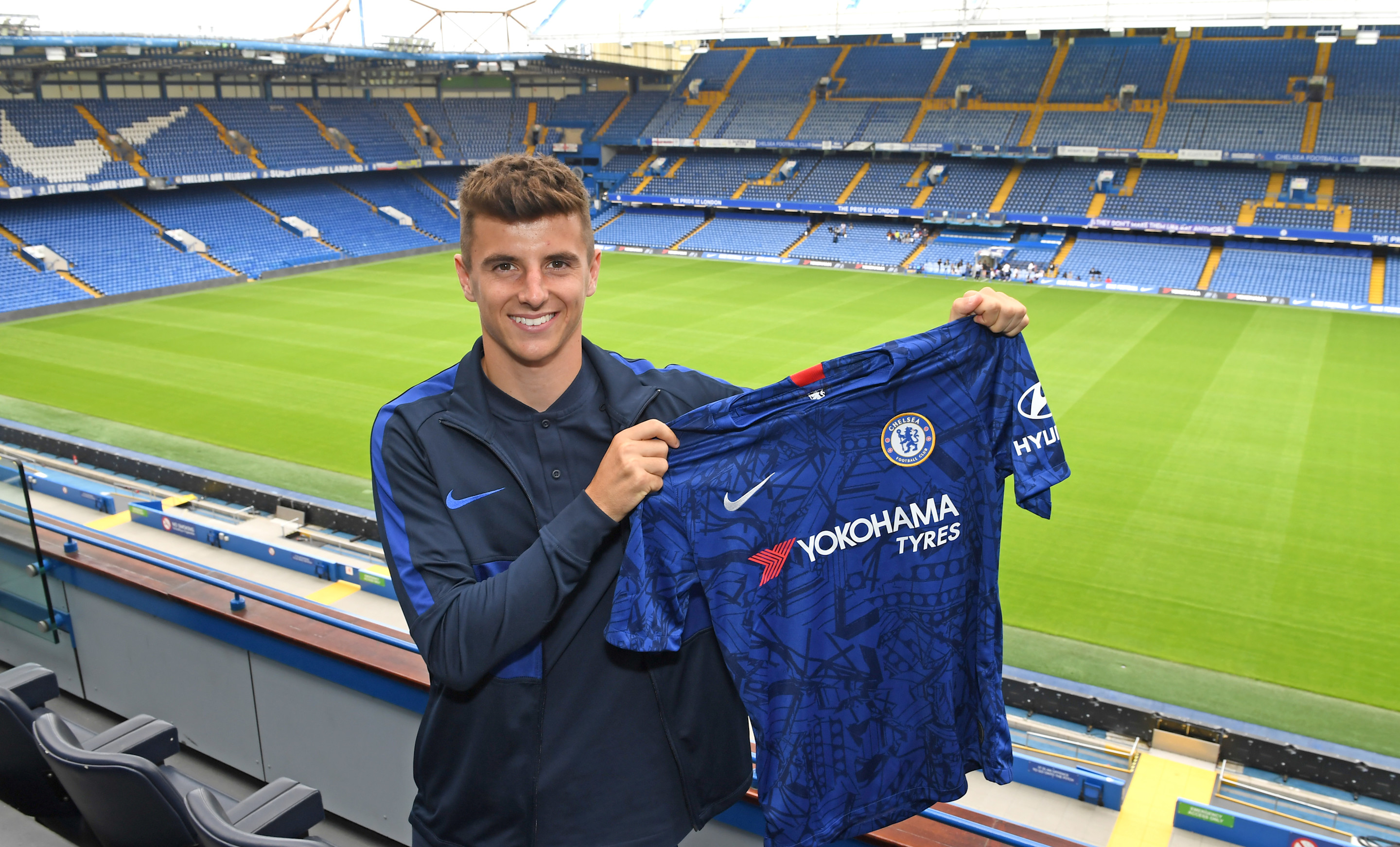 Mason Mount eyes exciting Chelsea future after signing new 