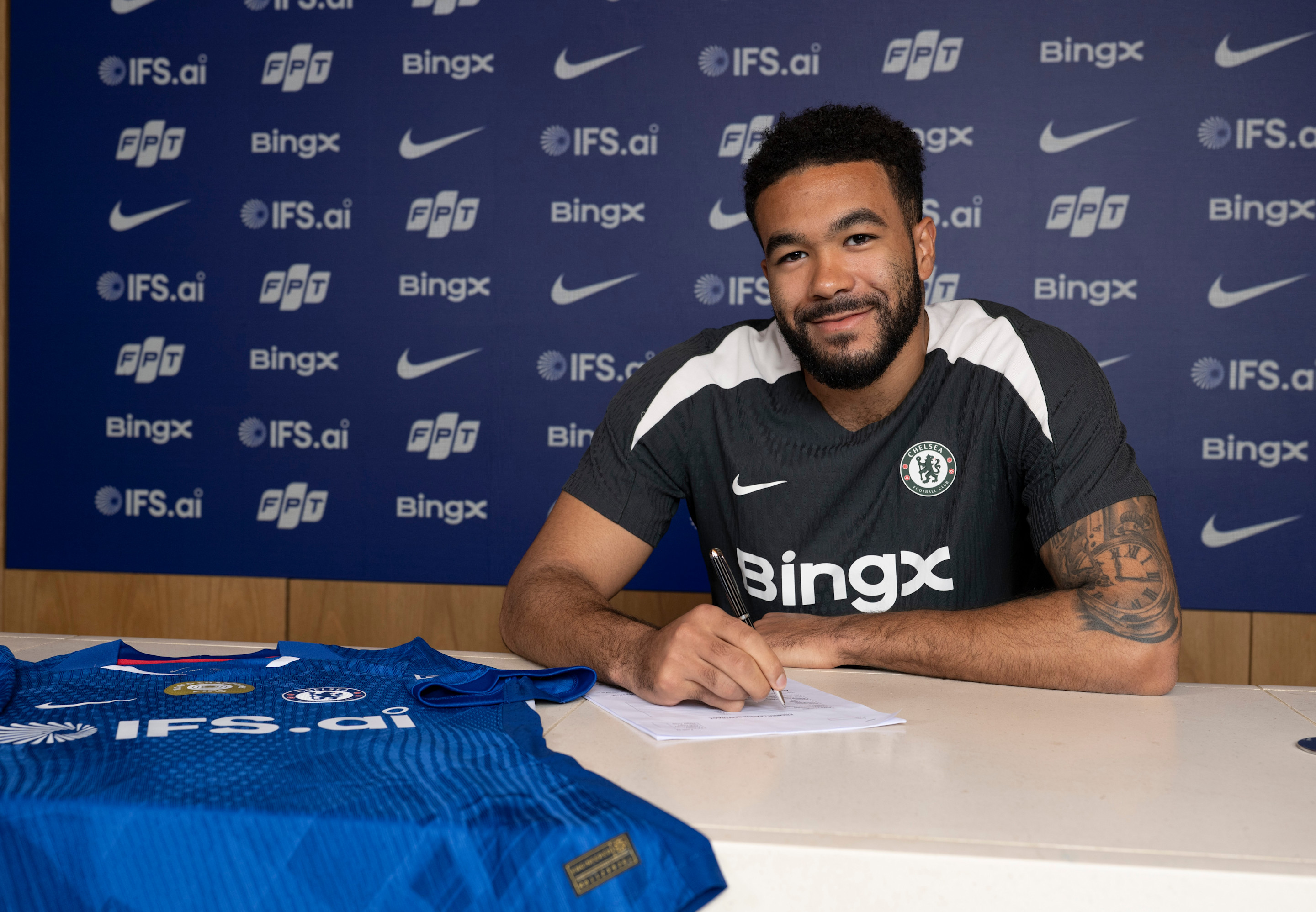 Reece James signs new Chelsea contract! | News | Official Site | Chelsea  Football Club