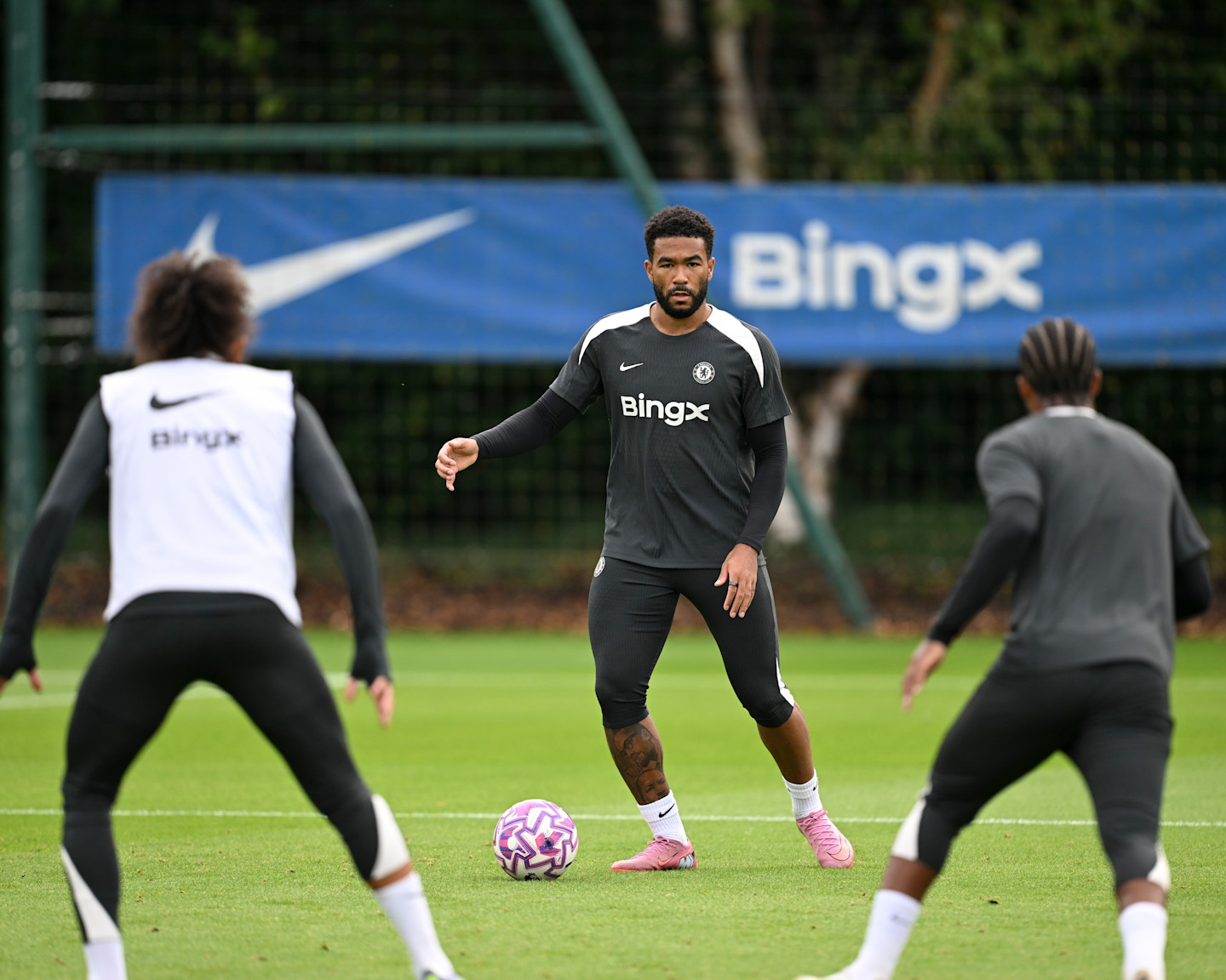 Training gallery: Final preparation for Fulham
