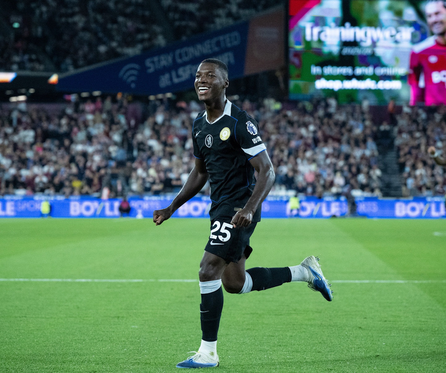 Moises Caicedo marks 100th Chelsea appearance in style