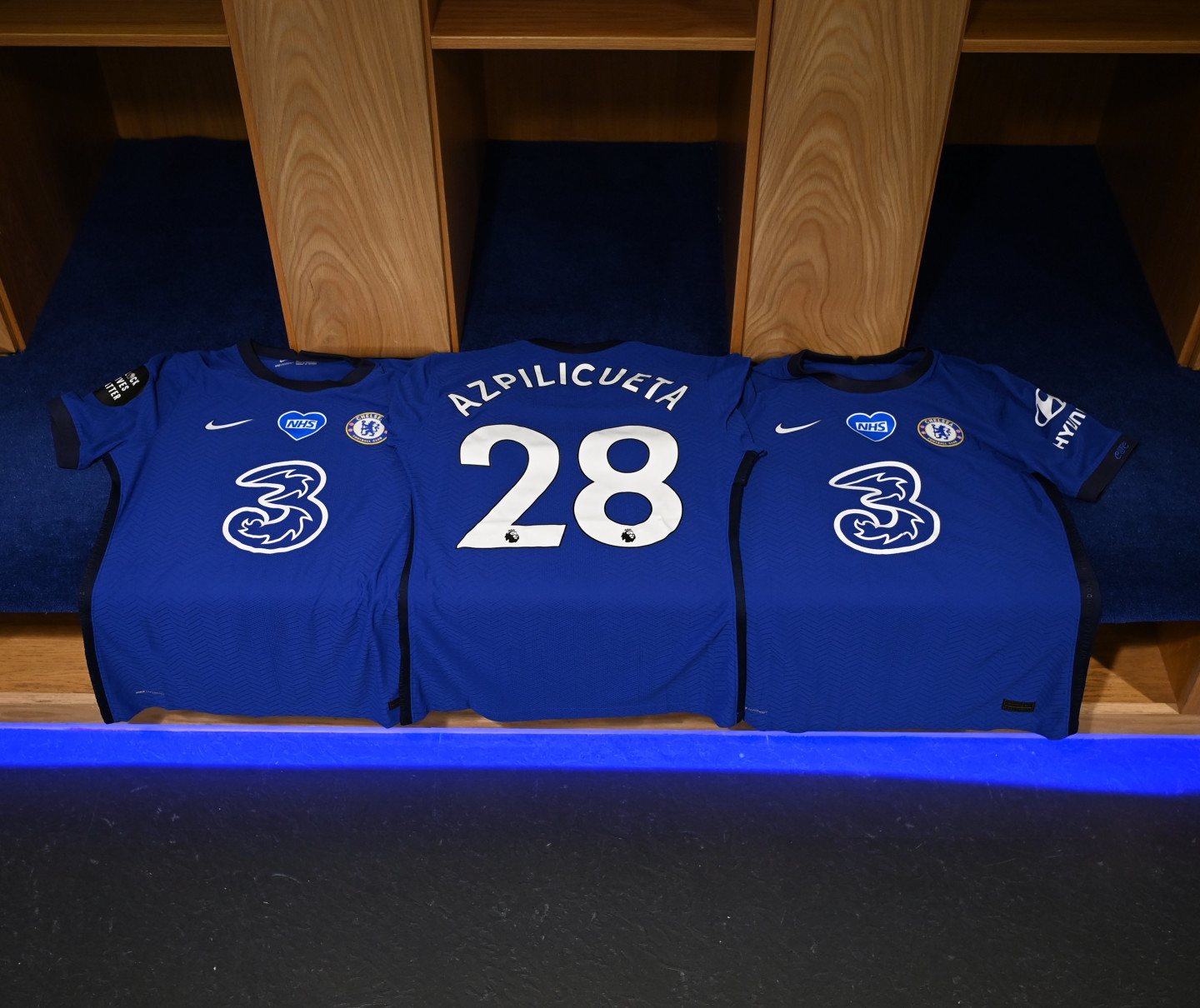 Chelsea clearance past kits