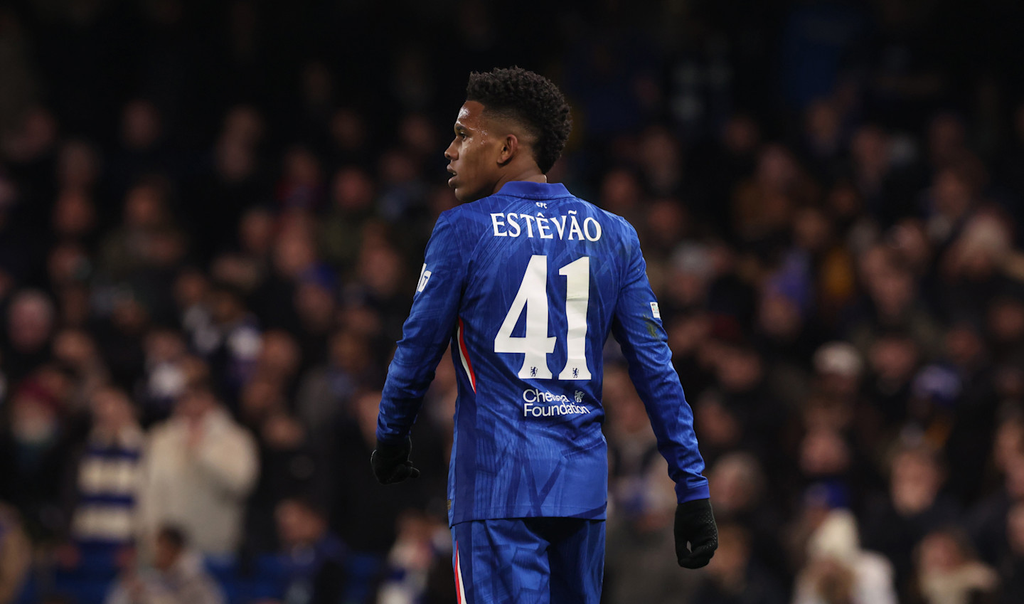 Deco tak izinkan Barcelona rekrut Estevao