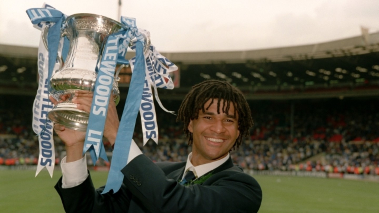 Ruud Gullit Huyền Thoại Tượng Trưng Cho Sức Mạnh và Kỹ Thuật Đỉnh Cao Ruud Gullit Huyền Thoại Tượng Trưng Cho Sức Mạnh và Kỹ Thuật Đỉnh Cao